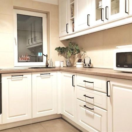 Cosy Boutique 61 Sqm Apartment - Private Parking - Ten Blocks Residence Bucareste Exterior foto