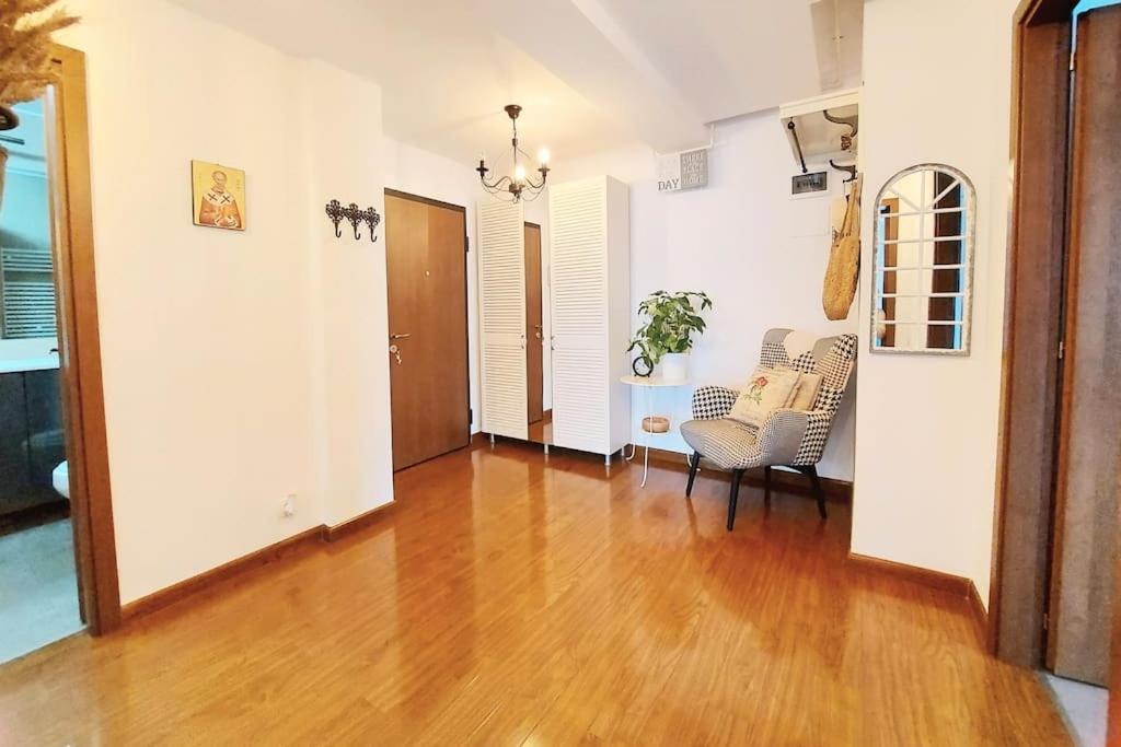 Cosy Boutique 61 Sqm Apartment - Private Parking - Ten Blocks Residence Bucareste Exterior foto